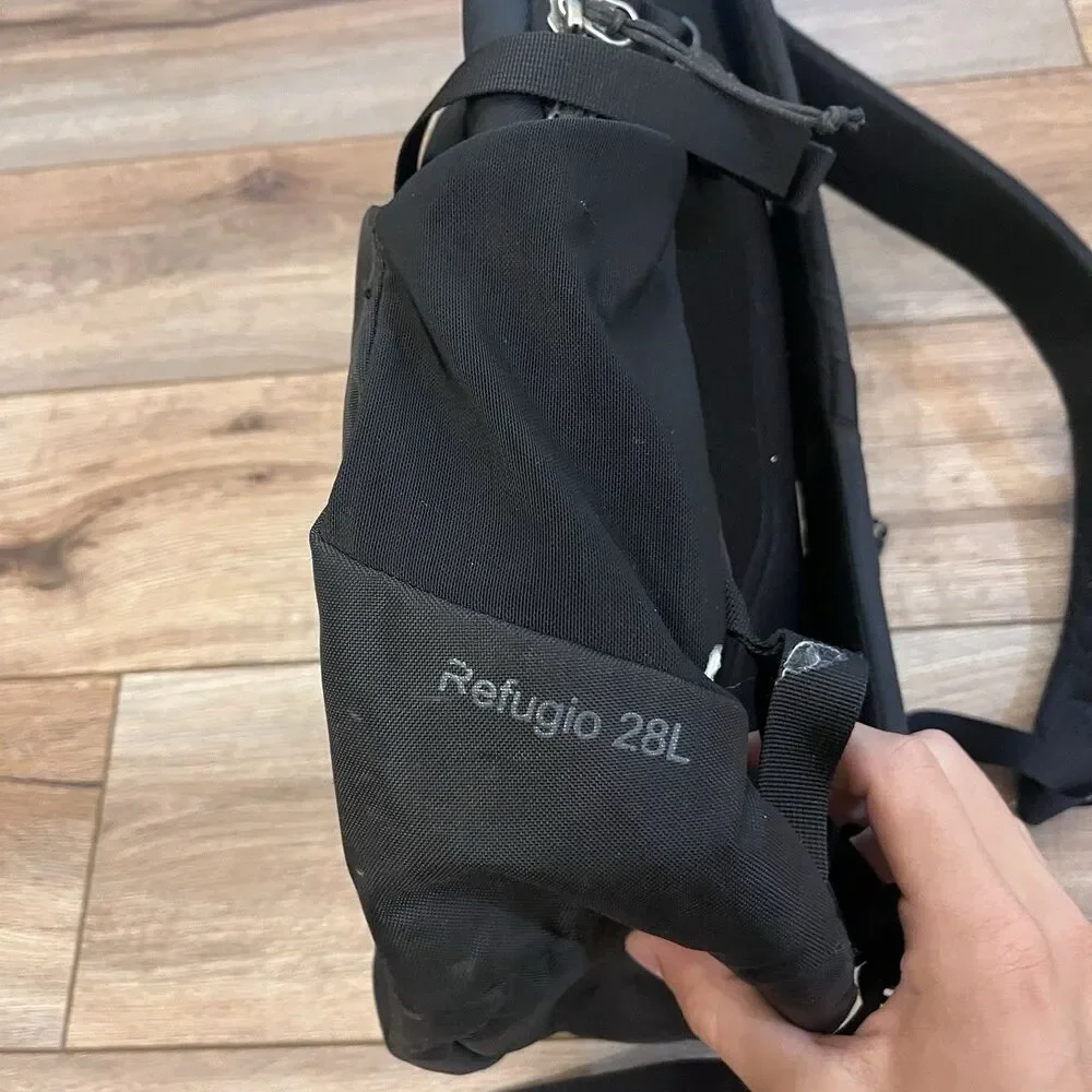 Patagonia Refugio 28L Black Backpack Laptop Bag Daypack Hiking Travel School